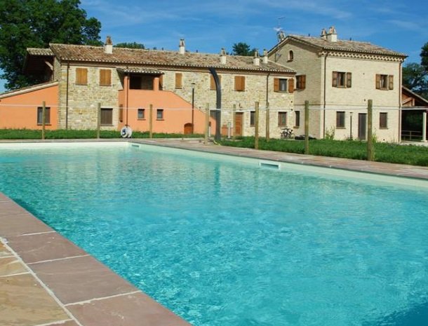 casale-don-dome-zwembad-marche