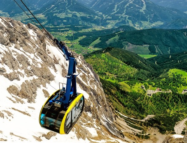 dachstein gletsjer in steiermark.jpg