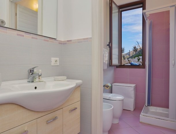 villa-daniela-sicilie-badkamer.jpg