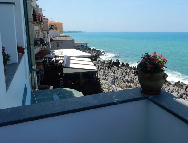 gafludi-bed-and-breakfast-cefalu.jpg