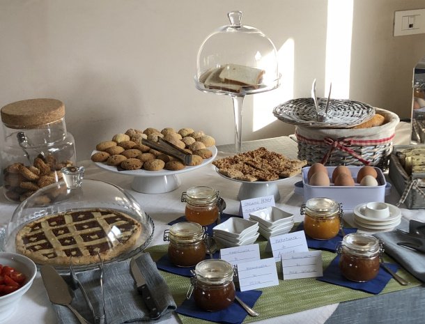 casina-miregia-menfi-ontbijtbuffet.jpg
