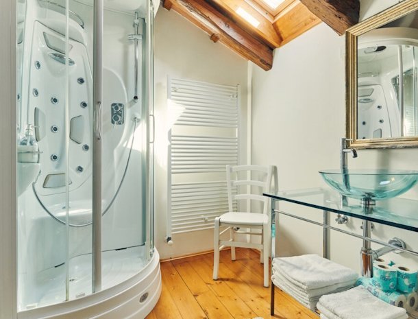 agriturismo-colutta-Manzano-Friuli-appartement-picolit-badkamer.jpg