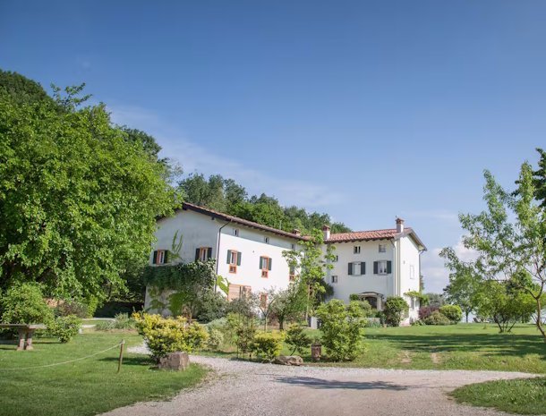 La Collina delle Mignole Friuli-Giulia Venezia.jpg