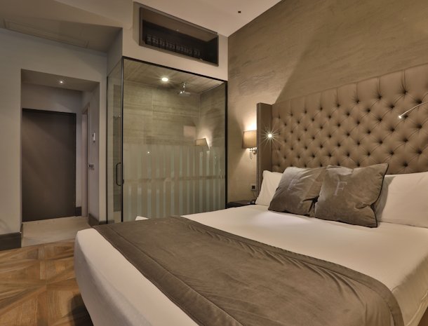 Forvm-Boutique-Hotel-Trieste-douche-kamer.jpg