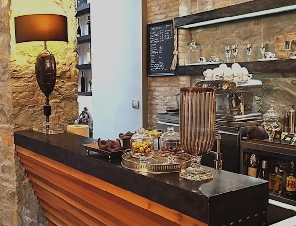 Forvm-Boutique-Hotel-Trieste-bar.jpg