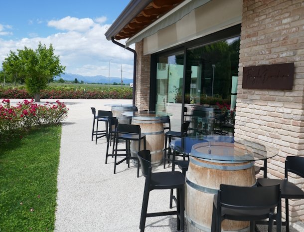 Locanda-Forchir-Camino-al-Tagliamento-Friuli-bar-buitenb.jpg