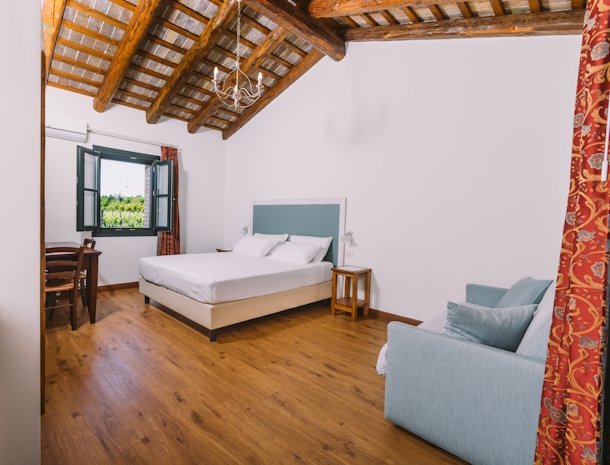 Albafiorita-agriturismo-latisana-friuli-slaapkamer.jpg