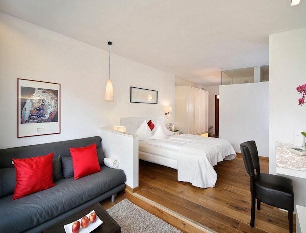 Riedingerhof-Merano-Trentino-suite.jpg