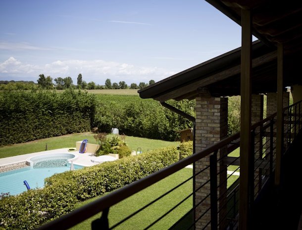 Tenuta-Aganis-Palazzolo-dello-Stella-Friuli-uitzicht.jpg