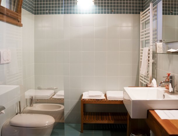 Tenuta-Aganis-Palazzolo-dello-Stella-Friuli-badkamer.jpg
