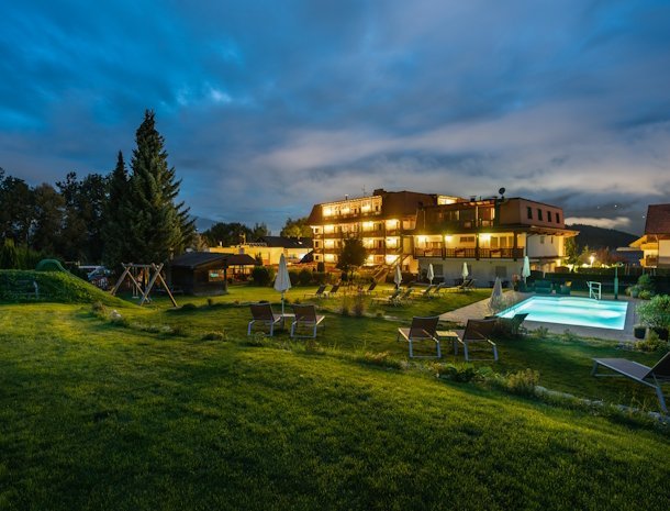 Hotel-Reischach-Kronplatz-avond.jpg