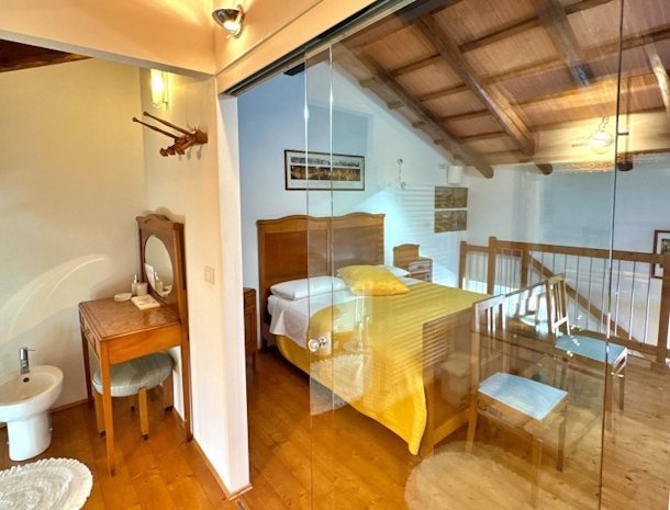 agriturismo-colutta-Manzano-Friuli-appartement-pignolo-badkamer-slaapkamer.jpg