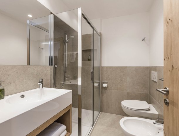 bed-and-breakfast-villa-angelino-ortisei-trentino-badkamer-comfort.jpg