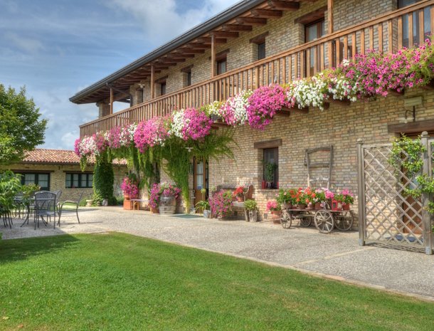 Albafiorita-agriturismo-latisana-friuli-zijkant.jpg