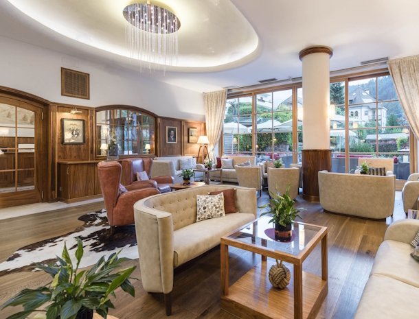 Hotel-Angelo-Engel-Ortisei-Trentino-lounge.jpg
