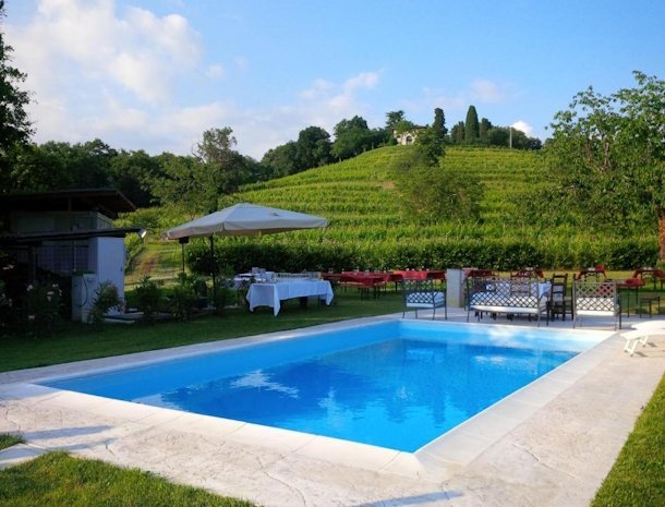 agriturismo-colutta-Manzano-Friuli-zwembad.jpg