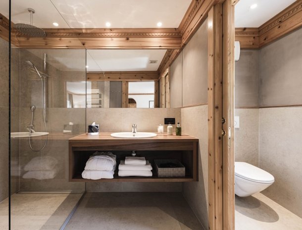 Hotel-Angelo-Engel-Ortisei-Trentino-comfort-badkamer.jpg