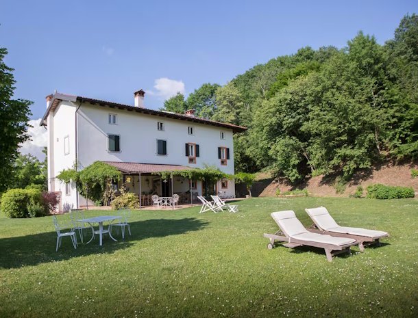 La Collina delle Mignole Friuli tuin.jpg