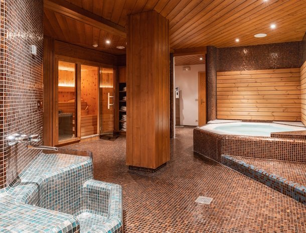 Hotel-Reischach-Kronplatz-sauna.jpg