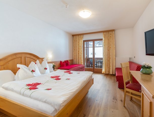 Hotel-Lindnerhof-Sankt-Lorenzen-Pustertal-slaapkamer.jpg