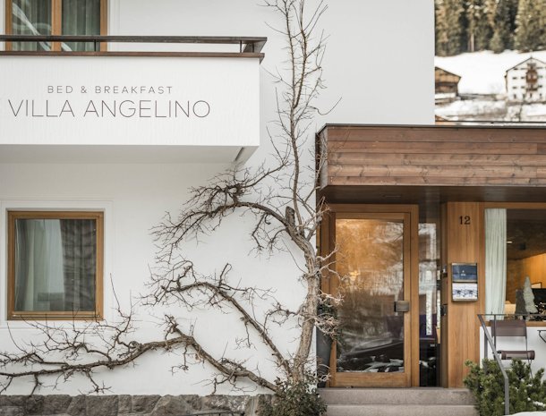 bed-and-breakfast-villa-angelino-ortisei-winter-ingang.jpg