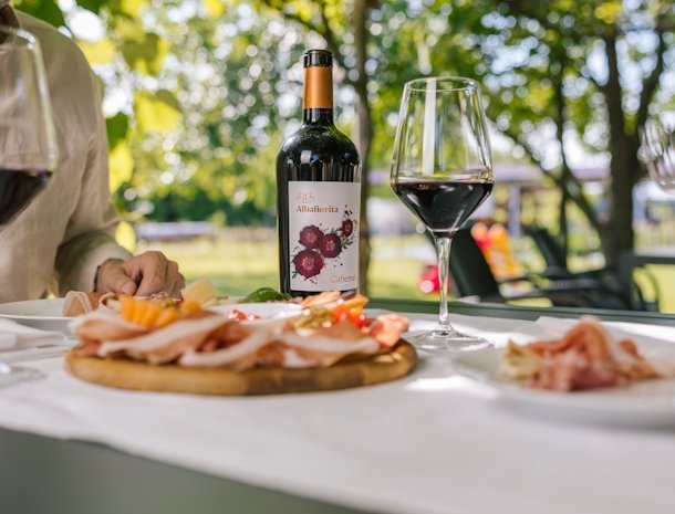 Albafiorita-agriturismo-latisana-friuli-wijnproeverij-hapjes.jpg