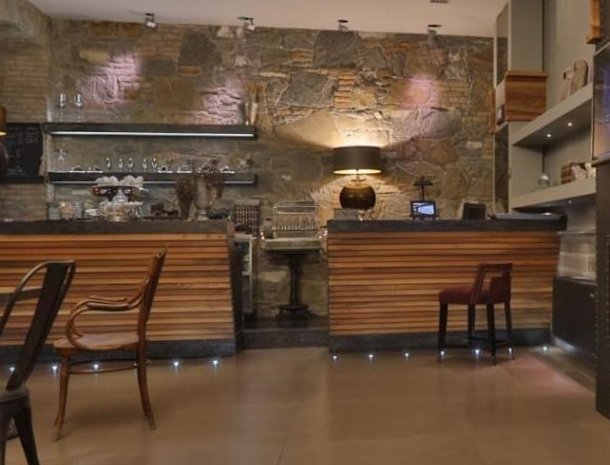 Forvm-Boutique-Hotel-Trieste-bar-lounge.jpg